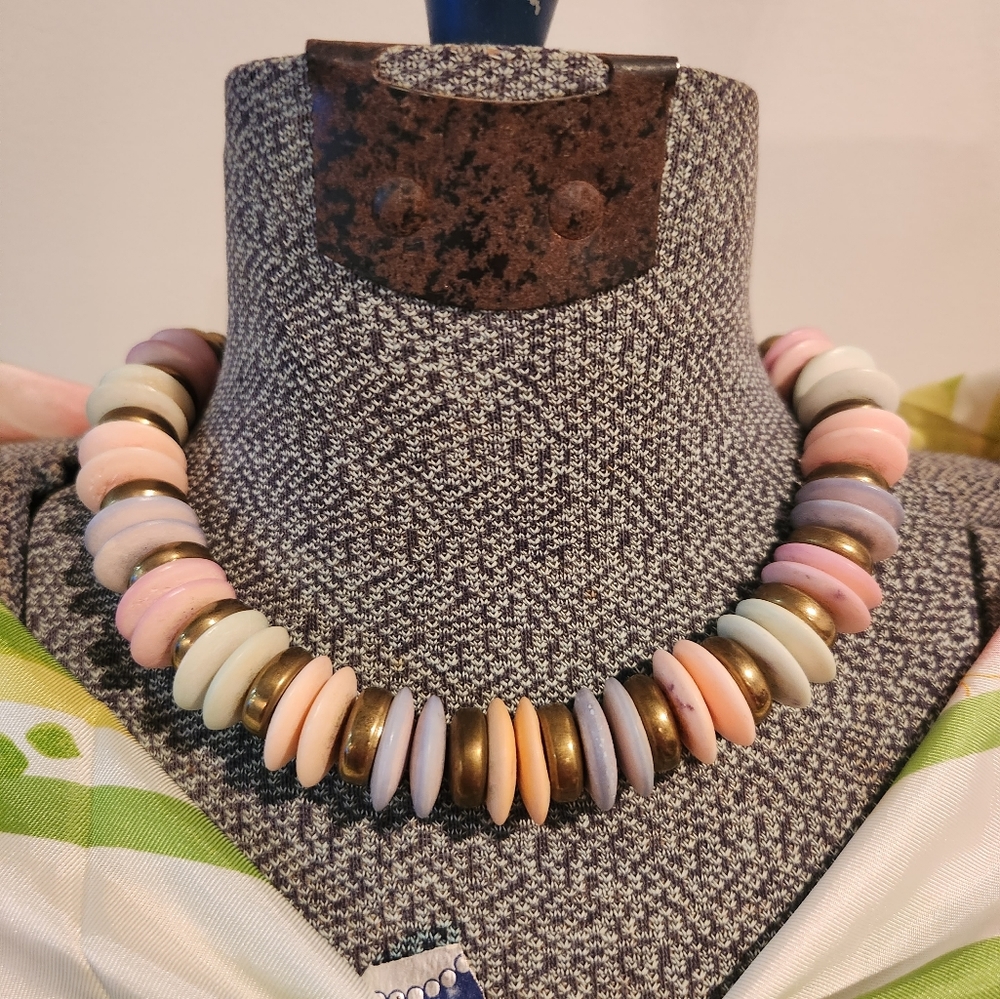 VINTAGE MULTICOLOR NECKLACE.
